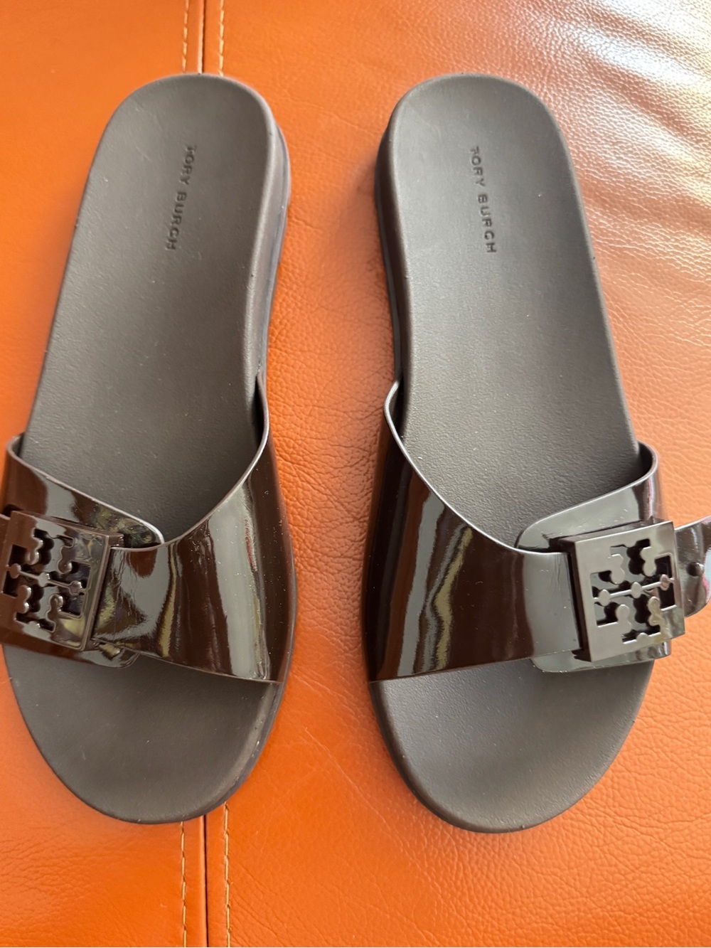 Tory Burch Dark Brown Logo Gloss Mellow Slide Sandals - Picture 14 of 17